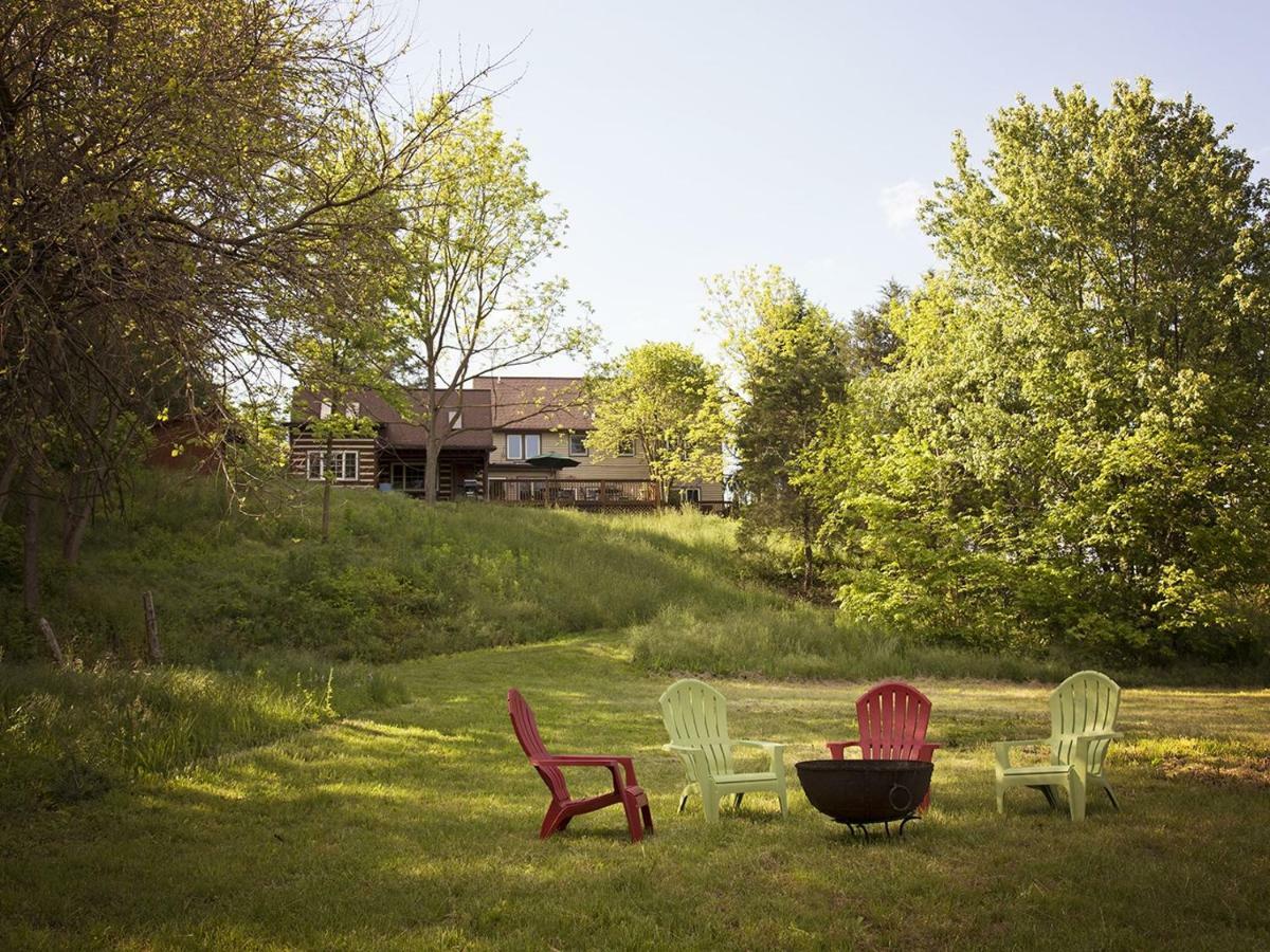 River Bluff Farm Bed And Breakfast Quicksburg Exterior photo